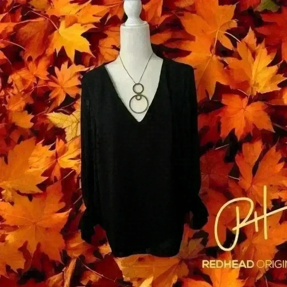 Vince Camuto Tops - Vince Camuto NWT WOMEN’S CLIP-DOT SMOCKED -CUTT TOP BLOUSE. SIZE XL loose fit